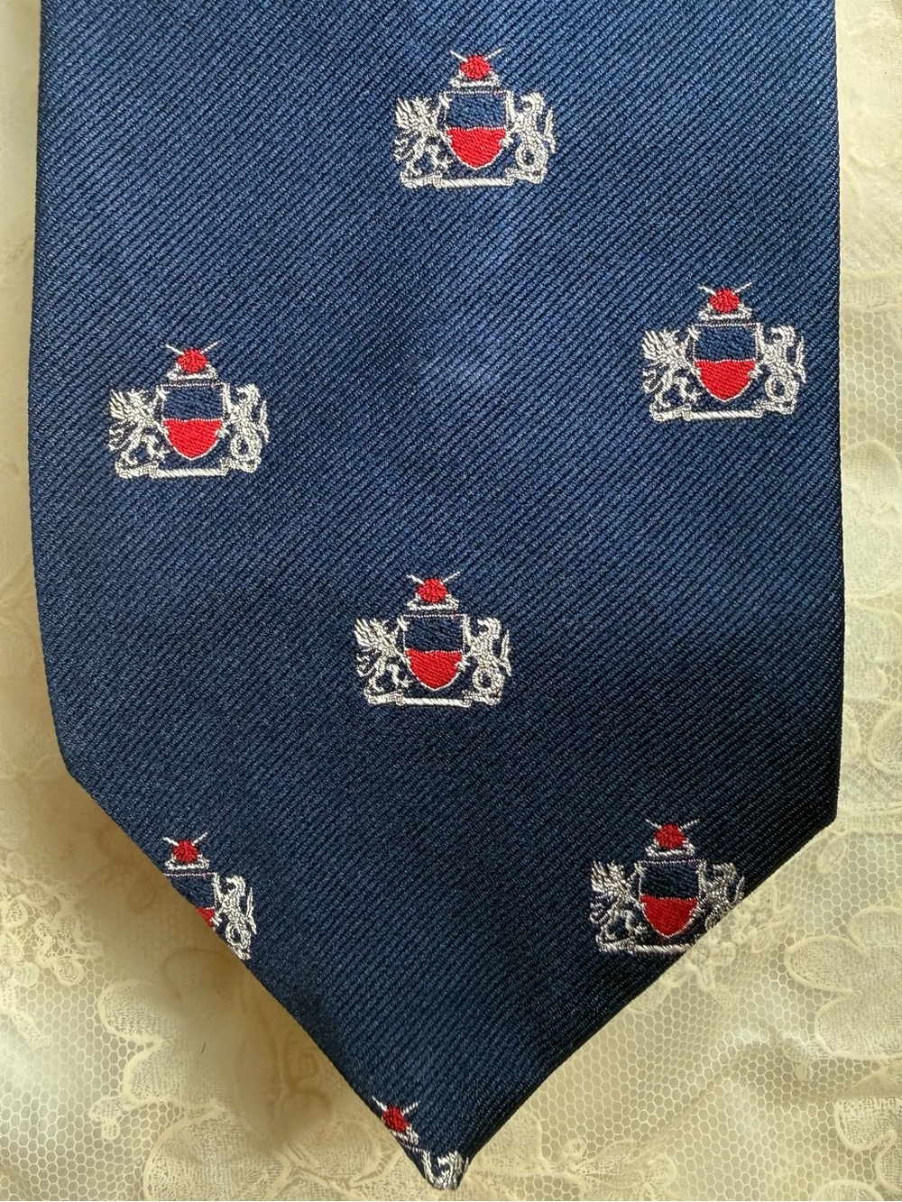Vtg Curated Old Money Duo Neck Ties Navy Crest & Red Carriage Equestrian Retro - Picture 5 of 12